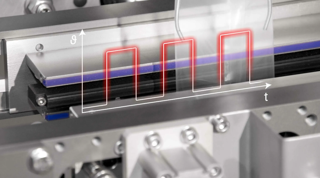 Outillage de soudure impulsion avec régulation précise via un régulateur Ropex pour la soudure des matières plastiques souple et des films